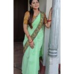 preetha reddy Instagram - 💚💚💚 Blouse customized @_sai.aari_work loveyourself #love #serialshooters #serialtime #shooting #selflove #suntv #loveyourself#positivity #candid #laughing#iniya #dailyreels#siragadikaasai #traditional#trendingreels