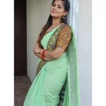 preetha reddy Instagram - 💚💚💚 Blouse customized @_sai.aari_work loveyourself #love #serialshooters #serialtime #shooting #selflove #suntv #loveyourself#positivity #candid #laughing#iniya #dailyreels#siragadikaasai #traditional#trendingreels