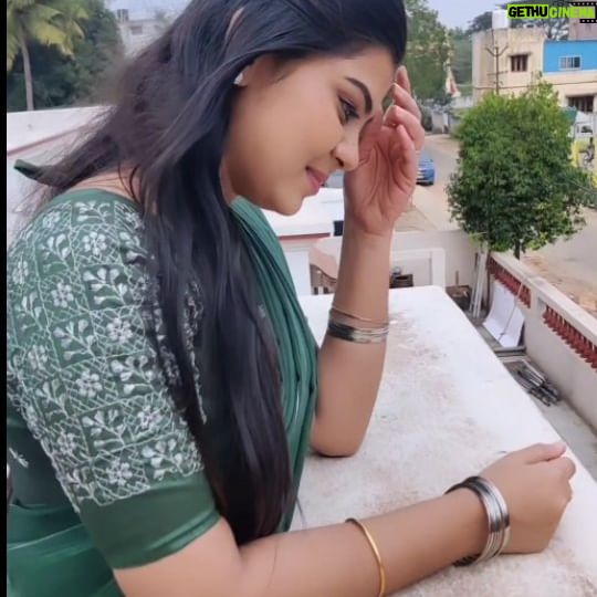 preetha reddy Instagram - #loveyourself #love #funnyvideos #serialshooters #serialtime #shooting #selflove #funmood #suntv #vijaytelevision #loveyourself #dailyreels#iniya #traditional