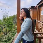preetha reddy Instagram - Loving this view, even if it's just me 🥰 #kodaikanal #trip#friends #loveyourself #lovelife #friendship #team #siragadikaasai #shruthi #preethareddy #travel #naturelovers #photography #hillstation