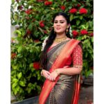 preetha reddy Instagram - Sometimes it's great to go back to your culture. Happy Diwali makaley❤️🎇🎉✨ Traditional outfit @chitras_fashion_studio Jewellery @gold_copy1486 postoftheday#traditional#saree#diwali #loveyourself #actresslife #acting #trending #casual #photoshoot #exploremore#lovelife