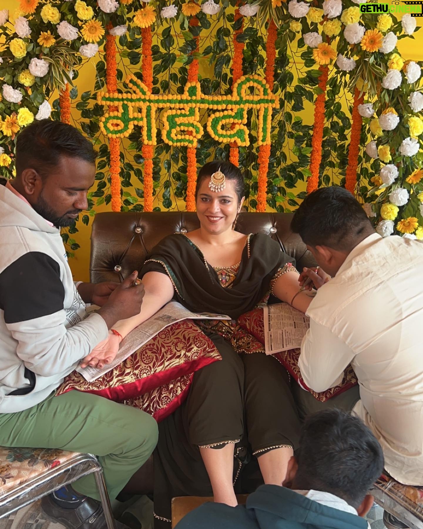 upma Sharma - 2.4K Likes - Wishing you nothing but a lifetime of love. 😘❤️ @chakshukotwal ❤️❤️
#bestbride
#upmasharma #upmasharmaofficial #chakshukotwal #happymarriedlife