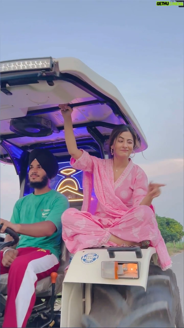 upma Sharma - 2.4K Likes - Yo, listen up! To all my school and college lovers, Your girl is here to set the record straight. I may have grown up, but I'm still that same crazy, innocent girl you all adored in school and college. Nothing's changed! 😅🧚🏻♀️🫶🤍
#upmasharma