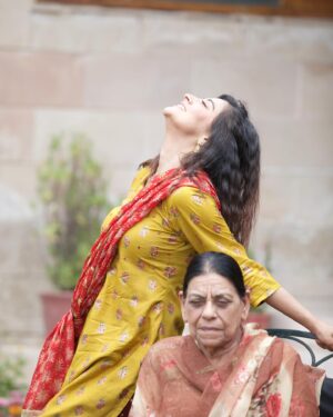 upma Sharma Instagram - Congratulations to the incredible @nirmalrishiofficial ma’am on receiving the Padma Shri award! Your talent and dedication continue to inspire us all. So proud to work with you! ❤️

#proudmoment #punjabiactress #nirmalrishi #upmasharma #padmashriaward