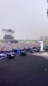 yama Instagram - 「春を告げる」大合唱　in中国！ 『Dream Future Kiloglow Music Festival』 #yama #春を告げる