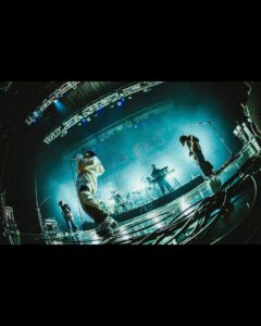 yama Instagram - 「THIS SUMMER FESTIVAL TOUR '23」 まだ不格好ですが 飾り気のない自分でした。 とても楽しい時間に感謝です。 またいつか対バンできる時まで、 虎視眈々と 拳をあたためておきますね #ディスフェス #Alexandros photo by @yamada_mphoto