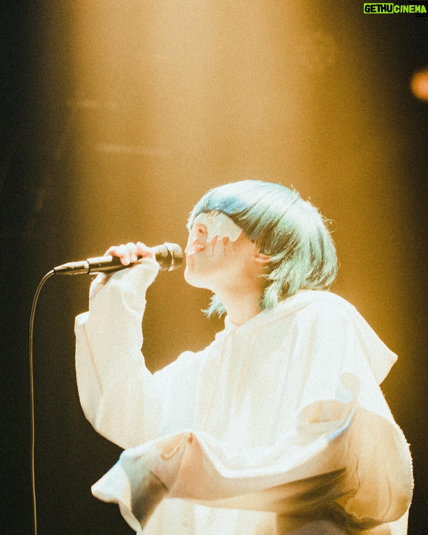 yama Instagram - yama acoustic live tour 2023 「夜と閃き」 2023.05.12 GORILLA HALL OSAKAにて 最終日。 凝縮されていく音と こぼれ出る言葉は しみるようにとけていった 見上げた景色は 確かに閃いていた。 短いツアーだったけれど 沢山の愛情を頂きました ありがとう。 また会おう photo by @yamada_mphoto #夜と閃き #yama