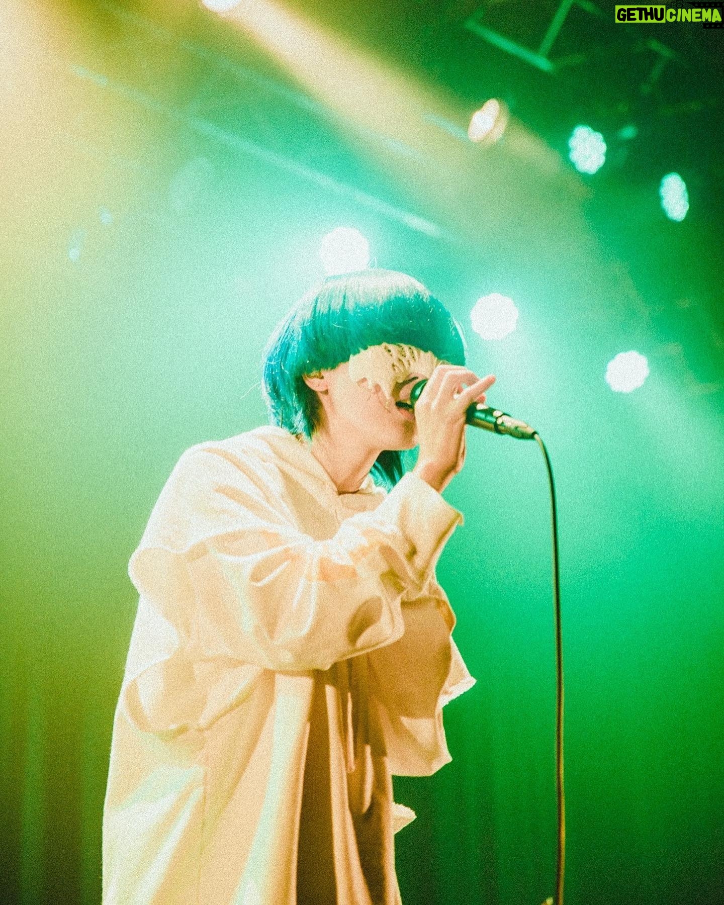 yama Instagram - yama acoustic live tour 2023 「夜と閃き」 2023.05.12 GORILLA HALL OSAKAにて 最終日。 凝縮されていく音と こぼれ出る言葉は しみるようにとけていった 見上げた景色は 確かに閃いていた。 短いツアーだったけれど 沢山の愛情を頂きました ありがとう。 また会おう photo by @yamada_mphoto #夜と閃き #yama