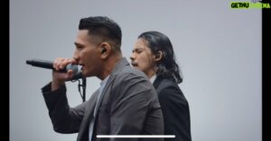 AKLO Instagram - INSIDE THE FIRST TAKE
もう見た？
今回はスペシャルバージョンで、ストリングスで始まりラップがいきなり入るアレンジだったから俺は特別緊張感あったけど、なんとかカマした🔥
とにかく情熱ってのが入ってるTAKEなので是非チェックしてね。