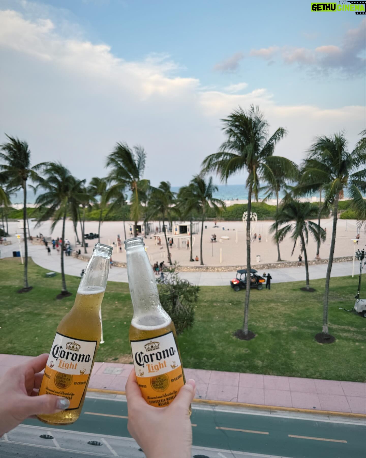 ALI - 649 Likes - Miami Beach 🌴🌴🌴