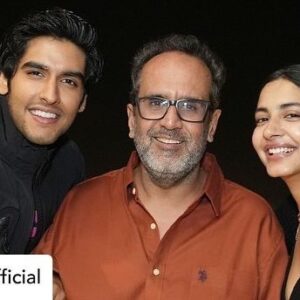 Aanand L. Rai Instagram - @cypplofficial All smiles as we wrap up the shoot of Nakhrewaalii 🥂✨

#Nakhrewaalii #ColourYellowProductions @officialjiostudios @aanandlrai #JyotiDeshpande #HimanshuSharma @sandymeranaam #RahulShanklya #DivyNidhiSharma @anshduggal @awwwrat @akashmakhija94 @aayushiivermaa