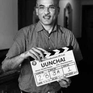 Aanand L. Rai Instagram - Thank you @rajshrifilms for teaching us family values and culture thru your beautiful films. And thank you #soorajbarjatya ji for showing us the path of honest and sincere filmmaking. #75yearsofrajshri 🙏😊🙏 #uunchai