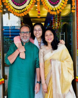 Aanand L. Rai Instagram - May this Diwali fill your home with happiness, your heart with love, and your life with light. #family #tumtak #diwali2023 #happiness 🪔