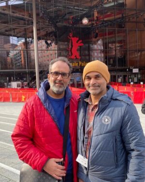 Aanand L. Rai Instagram - Henry Ford said Anyone who stops learning is old, whether at twenty or eighty. Anyone who keeps learning stays young. And #berlinfilmfestival proved it for me. What a learning !!!! Thank you @meenakshishedde @ashishbende #pareshmokashi @shariq_patel @kanupriyaaiyer @neejudge #berlinale @aatmapamphlet_film 💛💛💛