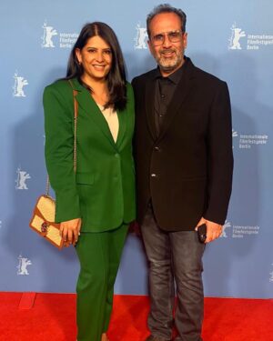 Aanand L. Rai Instagram - Henry Ford said Anyone who stops learning is old, whether at twenty or eighty. Anyone who keeps learning stays young. And #berlinfilmfestival proved it for me. What a learning !!!! Thank you @meenakshishedde @ashishbende #pareshmokashi @shariq_patel @kanupriyaaiyer @neejudge #berlinale @aatmapamphlet_film 💛💛💛