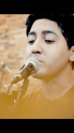 Aaron Ashab Instagram - Halalkanmu live rendition.