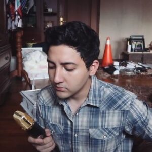 Aaron Ashab Instagram - who misses #CoverHalu??? it’s back!!! here it is the debut comeback “Kampret, Next”.
nama dan tokoh yang disebut hanyalah fiktif belaka. jika ada kesamaan nama atau tokoh, percayalah itu hanya sebuah kebetulan belaka dan bukan hozak. thank u, next.