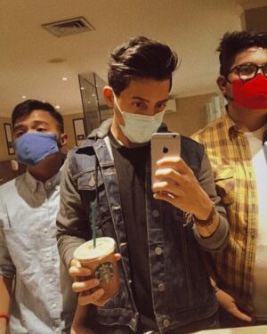 Aaron Ashab Instagram - LIST READY MASKER

250k box
75.000/box
masker bengkoang

500k box
60.000/box
share loc langsung di polda terdekat. sebutkan kode promo: “sayaminatbelibuatnimbun”

dan

1 juta box
50.000/box
sensi 3ply
cod di wuhan