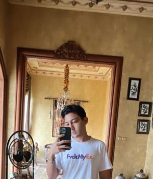 Aaron Ashab Instagram - alexa, play moral of the story by ashe.