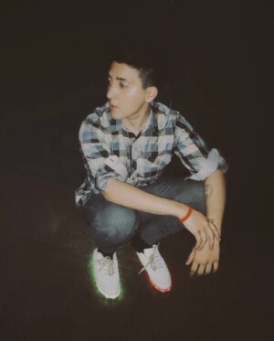 Aaron Ashab Instagram - the only corona i’m trynna catch is the one with the lime on top 🍻