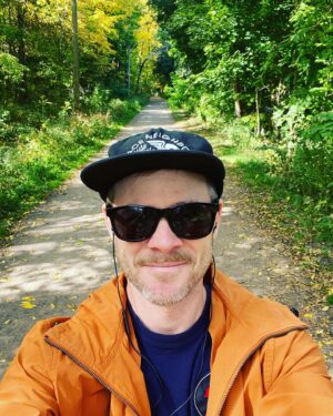 Aaron Ashmore Instagram - Beautiful Autumn day. 🍁🍂🍁🍂