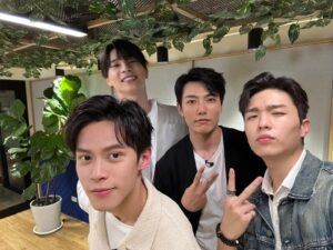 Aaron Lai Instagram - 我突然發現我沒照片可以po了
借三位台灣男子蹭一下
然後
@chunchih_huang 
🎉生日快樂🎉