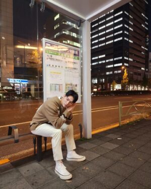 Aaron Lai Instagram - 這次日本粉絲見面會意外的跟石老師髮色、造型完美搭配呈的一套
特別適合我們這組的風格以外
街拍也是很有感覺😎

@boss
@article_no
@_a.n.s.o.n._ 
@nelson.kuo
@_yuki_hashimoto_

#BOSS
#articlenumber 
#articleno