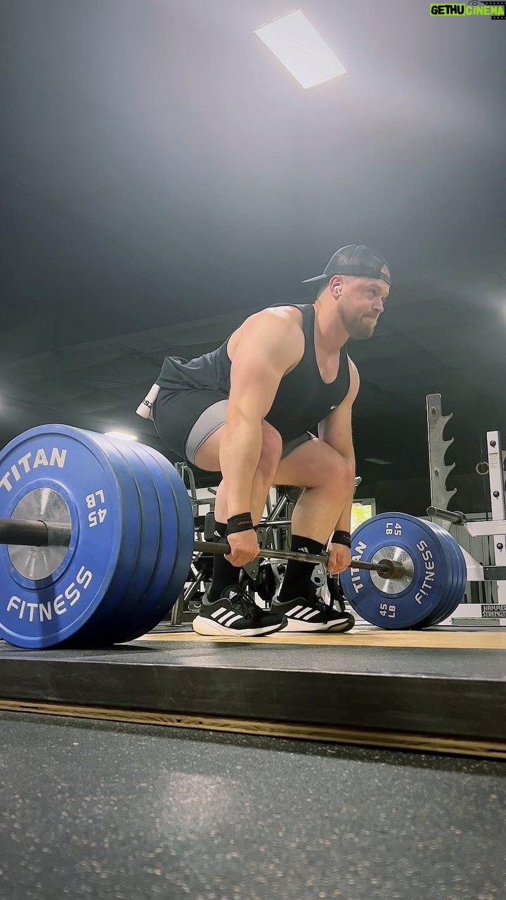 Aaron Marciniak - 427 Likes - Real or fake? 405lbs RDL?
#fitness #weightlifting #gym #lift #fitnessmotivation #bodybuilding