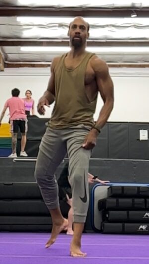 Aaron Toney Instagram - Cheat 720 or cheat 540 which ever you like to call it. 😝 Check up. Must try to get them hire on these now. Just to see how far I can extend.  #tricks #taekwondo #tkd #martialarts #movement #flow #poc #kicks #move #fitness #core #sleeptoken #metal #rock #vibe