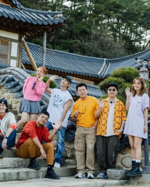 Aaron Yan Instagram - 一群人浩浩蕩蕩，莎莎布布，鬼鬼東東，康康璽璽。

#嗨營業中
#炎亞綸

到底是去幹嘛？台視20:00