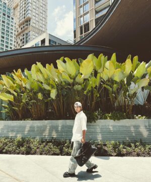 Aaron Yan Instagram - 🇹🇭🇹🇭
#kempinski 
#ysl
Ordinary day in 泰國Thailand