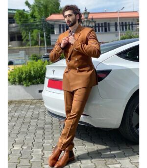 Aashirman DS Joshi Instagram - Autumn approves 🍂
.
.
.
.
.
For ECS Living cover shoot.
@asmishresthaa @oscarshrestha @shradha_maskey @swankyrana @su_deep_pokhrel @nepamode @esparshsarawagi @ecsliving