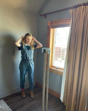 Abbie Cobb Instagram - LA➡️NYC➡️LA
Speaking, writing, crying, auditioning, dancing, learning, hiking, laughing, exploring, repeat 🌈

📸 thank you @stephanielsamuel for being my 👭