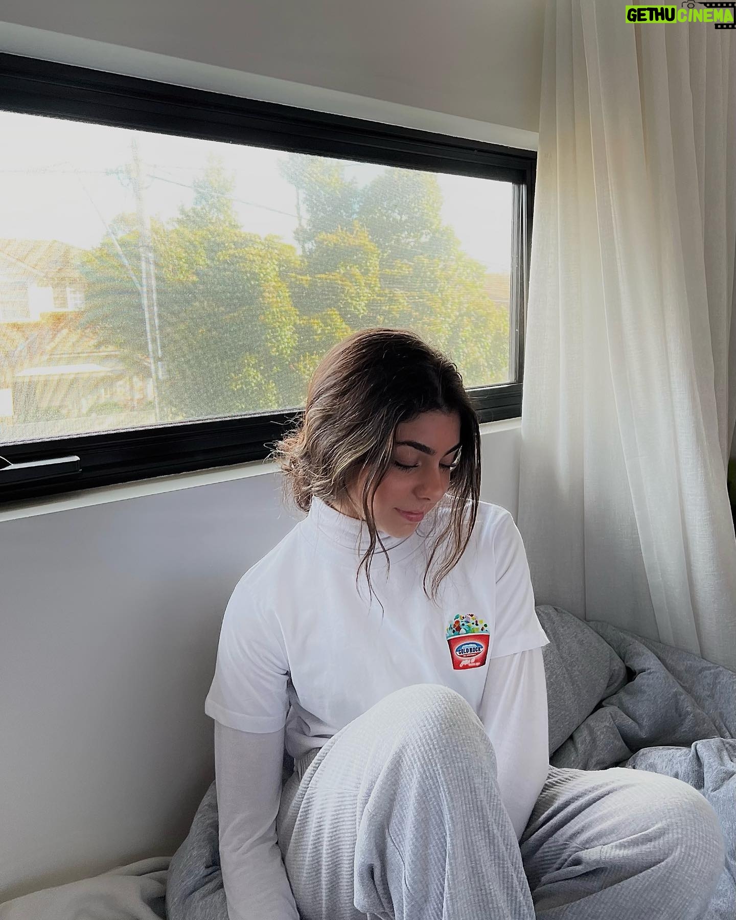 Abby Bergman - 1.9K Likes - Check out @coldrockofficial awesome new merch range. I’m loving all my new pieces! Link in their bio #mycoldrock
🍦
-
📸 @ellaberg__ ❤️