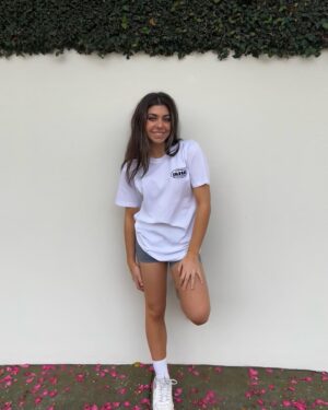 Abby Bergman Instagram - Check out @coldrockofficial awesome new merch range. I’m loving all my new pieces! Link in their bio #mycoldrock
🍦

-
📸 @ellaberg__ ❤️