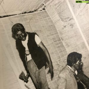 Abdollah Eskandari Instagram - این دومین بازی من در تئاتر است که مصادف شد با تجربه اولین اجرای گریمم که با دوده و وازلین انجام دادم و فکر کنم شروع عشق من به این حرفه از اینجا شکل گرفت.(سال 1341)  نمایش مرگ سیاه