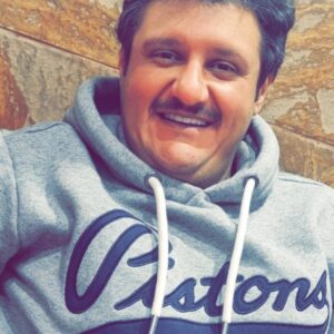 Abdulla Al-Khudr Instagram - أدري اتفقنا نفترق
أدري وصلنا للنهاية

صدقني قلبي ينحرق
اعذرني أشقيتك معايا