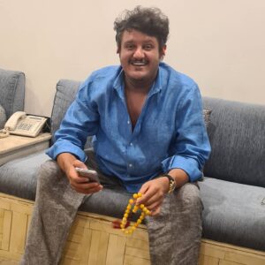 Abdulla Al-Khudr Instagram - اجعل المَحبة فِي نفوسِنا والابتسامه فِي وجوهِنا والسعَادة فِي بيوتنا واجعَل ذكرك لا يفارقنا يارب.🙏

اللهم آمين