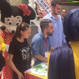 Abdurrahman Tutar Instagram - Hayallerimiz için kapı kapı geziyoruz. Şehir şehir insan olalım diye. 
Çan Halk Eğitimi Merkezi Hayat Boyu Öğrenme Kursları Uygulama Stantlarında, Uygulamalı Tiyatro, Yiyecek ve İçecek Hizmetleri, Dikiş Nakış, Güzellik ve Saç Bakım Hizmetleri Alanı, El Sanatları ve çeşitli alanlarda kursiyerlerin hazırladığı el emeği ürünler sergilendi.
Açılışa, Çan Kaymakamı Mustafa Gürdal, Ak Parti Çan İlçe Başkanı Orhan Arslan, CHP Kadın Kolları ve Yönetimi, Ak Parti Kadın Kolları ve Yönetimi, Çan Halk Eğitimi Merkezi Müdürü Emel Ege, Çan İlçe Milli Eğitim Müdürü Osman Özkan, Çan Gıda Tarım ve Hayvancılık Müdürü Belma Türe, Çan Ziraat Odası Başkanı Hasan Şahin, Çan Şoförler ve Otomobilciler Odası Başkanı Cemali Ergin, Okul Müdürleri, Öğrenciler ve Çan halkı katıldı. Emeği geçen tüm hocalarıma, ekibimize, kursiyerlere ve katılımcılara teşekkür ederiz😊 #Hayallerimiz için kapı kapı geziyoruz. Şehir şehir insan olalım diye #atutarr @ziyaselcukprofdr @tcmeb