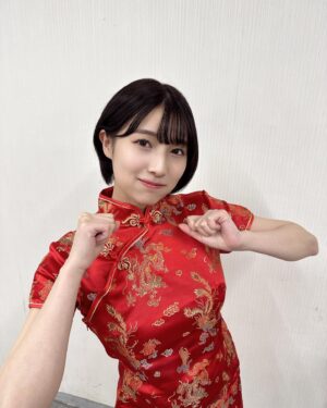 Abe Wakana Instagram - 赤が大好きです♡

あんまりイメージは無いかもしれないけど…
赤を身につけてた写真をいっぱい集めてみました💃👠

どれがお気に入りですか？🍷

#dazzlin#きれいめコーデ#大人カジュアル#赤