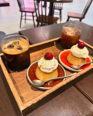 Abe Wakana Instagram - プリンは固め派です！どっち派〜？🍮

芳賀礼ちゃんとデートした時の♡
いっぱいお話し出来て楽しかった〜
色んな人とご飯に行ったりしたいなぁという時期です🥰

お誘い待ってます🥰

#grl#梅田カフェ#プリン