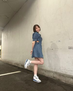 Abe Wakana Instagram - 今日から７月ですね🌻

夏といえば何を思い浮かべますか？
私は、今回はお腹の横部分を出すことで
夏を演出してみました🌻

#jouetie#adidas#ワンピース#夏#夏コーデ#ショート
