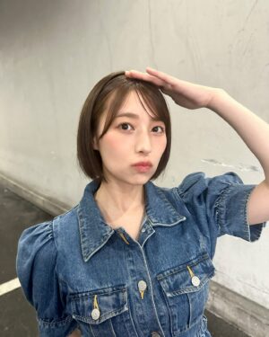 Abe Wakana Instagram - 今日から７月ですね🌻

夏といえば何を思い浮かべますか？
私は、今回はお腹の横部分を出すことで
夏を演出してみました🌻

#jouetie#adidas#ワンピース#夏#夏コーデ#ショート