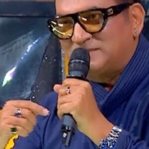 Abhijeet Bhattacharya Instagram - Aisi kya nok-jhok hui Abhijeetji aur Kumar Sanu ke beech?

Dekhiye #IndianIdol Abhijeet’s Challenge, aaj raat 8 baje, sirf #SonyEntertainmentTelevision par.

@shreyaghoshal @kumarsanuofficial @huseinkk @vishaldadlani @fremantleindia @abhijeetbhattacharya 

#IndianIdol14 #EkAwaazLakhonEhsaas