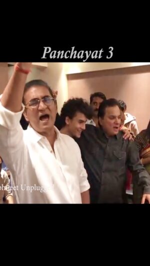 Abhijeet Bhattacharya Instagram - On #WorldMusicDay...the most trending song ... #panchayat3 .. #thamedilko #lalitpandit 

#abhijeetunplugged
#lalitpandit
#Panchayat 
#panchayatseason3 
#abhijeetsongs 
#AbhijeetBhattacharya 
#abhijeetfans 
#lamusica