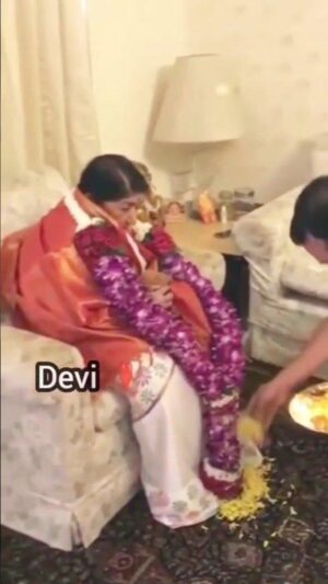 Abhijeet Bhattacharya Instagram - Sakshat Saraswati 🙏 🙏

#LataMangeshkar
#NightingaleofIndia
#rahenarahehum
#abhijeetunplugged
#bollywoodsongs
#abhijeetsongs
#abhijeetfans
#LataJiForever
#BollywoodClassics
#puranegaane
#latasongs
#majroohsultanpuri