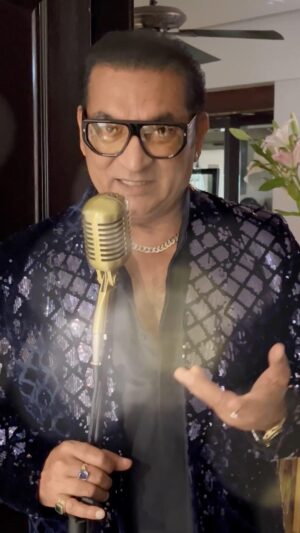 Abhijeet Bhattacharya Instagram - #7th #June #Mumbai ... #ABHIJEETLIVE 

#abhijeetunplugged 
#abhijeetsongs 
#lamusica 
#abhijeetfans 
#shanmukhanandhall 
#ravindrajaineventmanagment 
#wohladki 
#bollywoodsongs 
#bollywoodmusic 
#abhijeetliveinconcert 
#BookMyShow 
#paytminsider