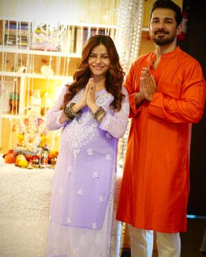 Abhinav Shukla Instagram - Ganpati Bappa Morya 💖🙏🏼… May he bless you and your  families  with health and abundance