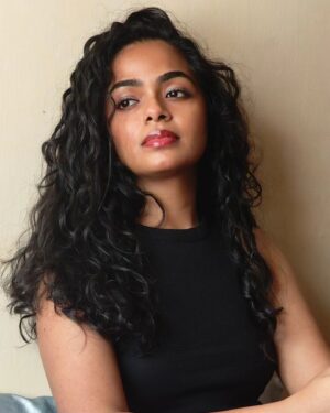Abhirami Bose Instagram - Curly girl season is back 👩🏽‍🦱🖤