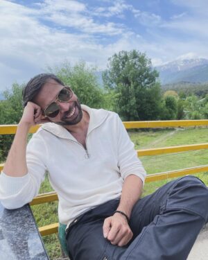 Abhishek Banerjee Instagram - All roads lead to the mountains ⛰️ 

#mountains #mountainlover #actor #explorer #artistsoninstagram #actorslife
